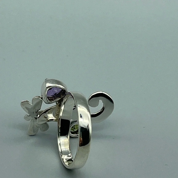 SAMUEL B. Sterling Silver Bezel Set Amethyst & Peridot Dragonfly Ring, Size 7​ - Picture 3 of 7